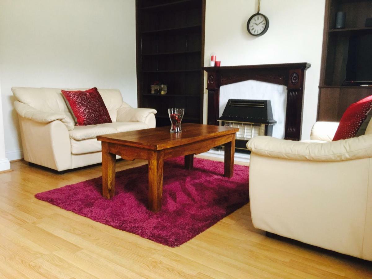 The Ideal House - 24 7 Check In Parking Villa Брадфорт Екстериор снимка